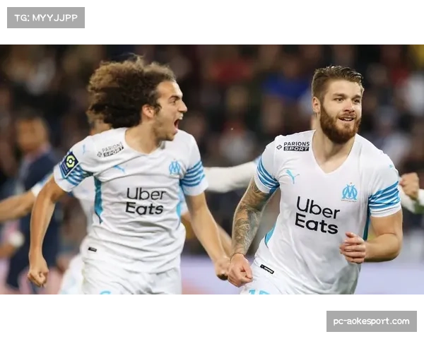 巴黎圣日耳曼主场迎战马赛，国家德比前积分榜悬念再起